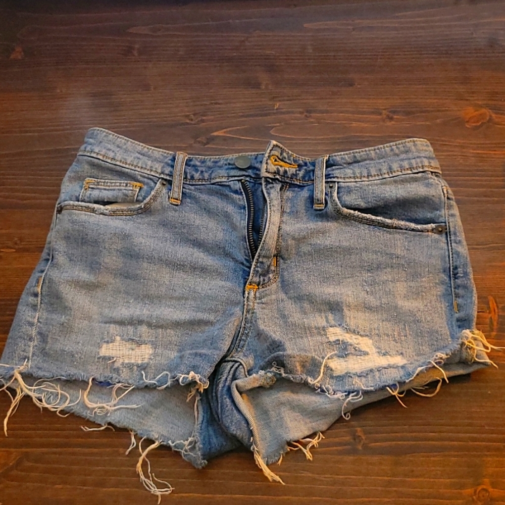 Universal Distressed Denim shorts size 4/27